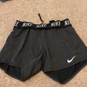 NIKE SHORTS (charcoal)
